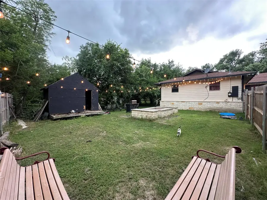 1205 W 10th St, Cameron, TX 76520 - #2