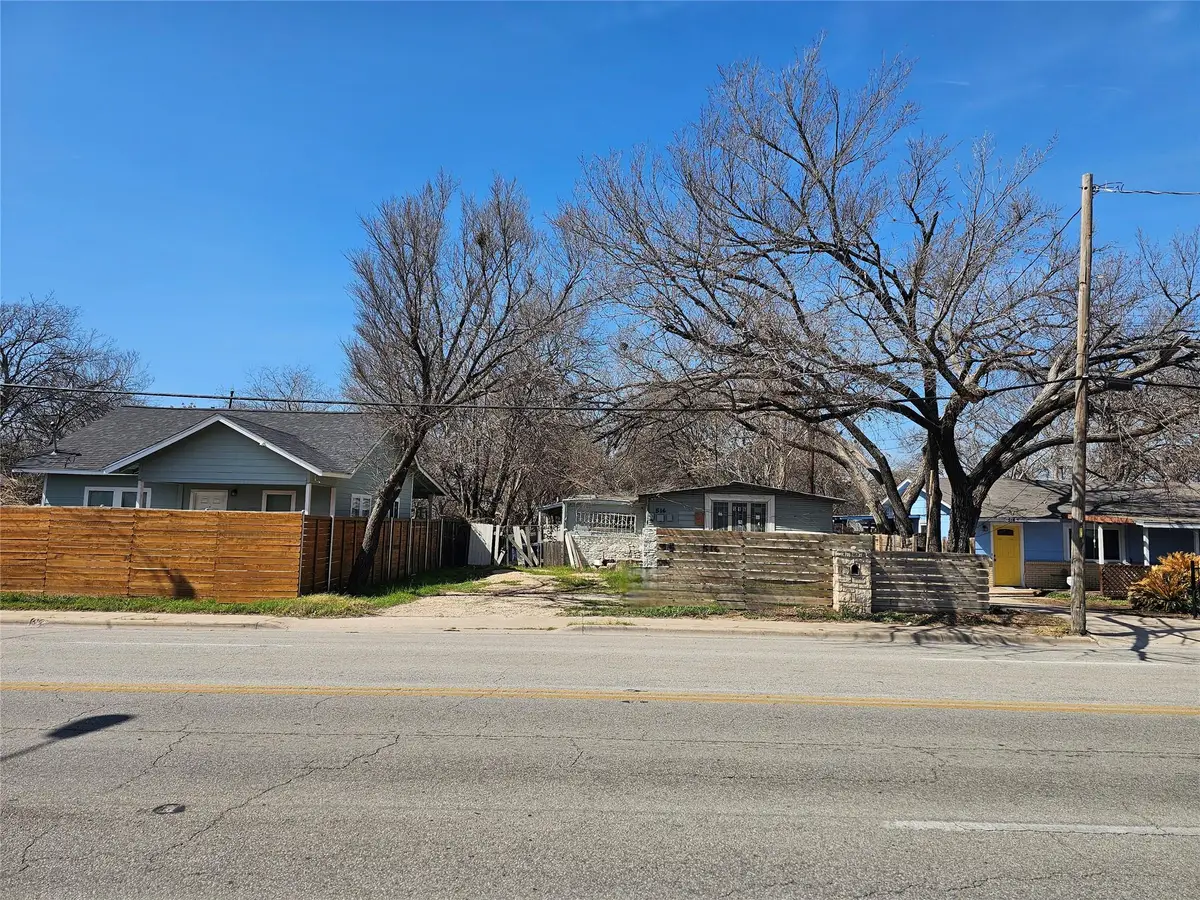 516 Montopolis Dr, Austin, TX 78741 - #1