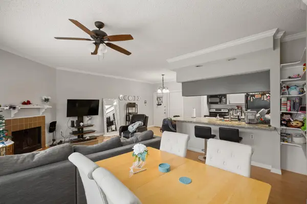 915 W 23rd St #203, Austin, TX 78705