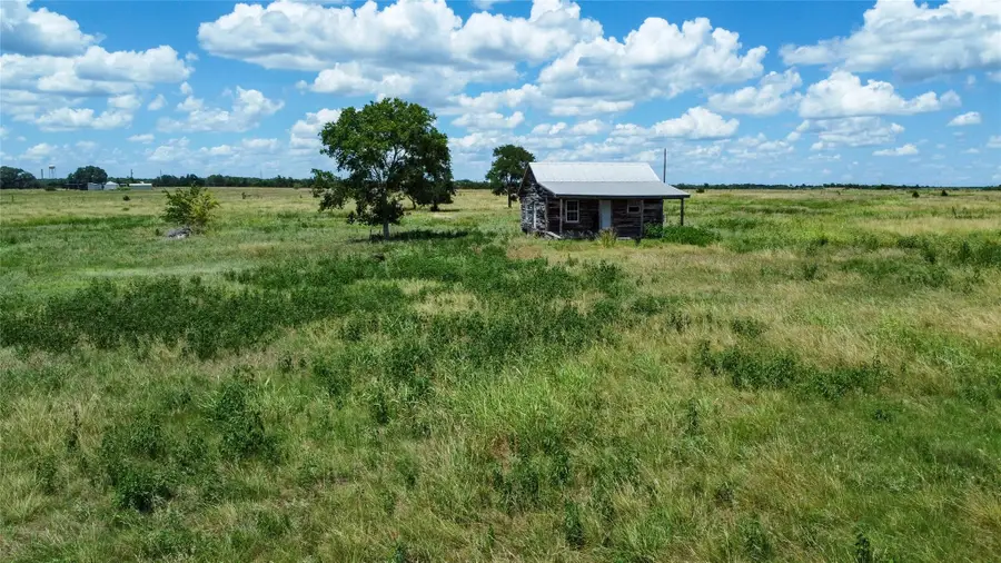 1571 Schulze Rd, Schulenburg, TX 78956 - Image #2