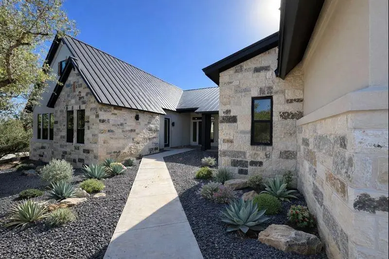 202 Brown Saddle Cv, Driftwood, TX 78619 - Image #1