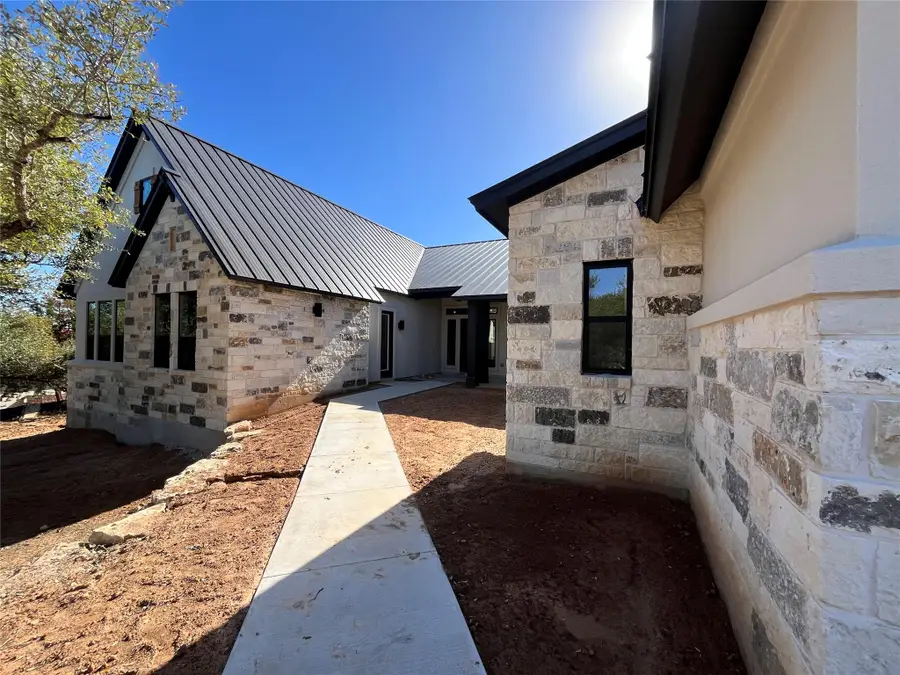 202 Brown Saddle Cv, Driftwood, TX 78619 - Image #2