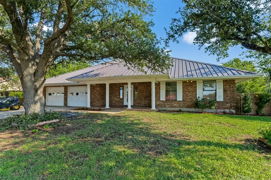 405 E Granite St, Llano, TX 78643 - Image #2