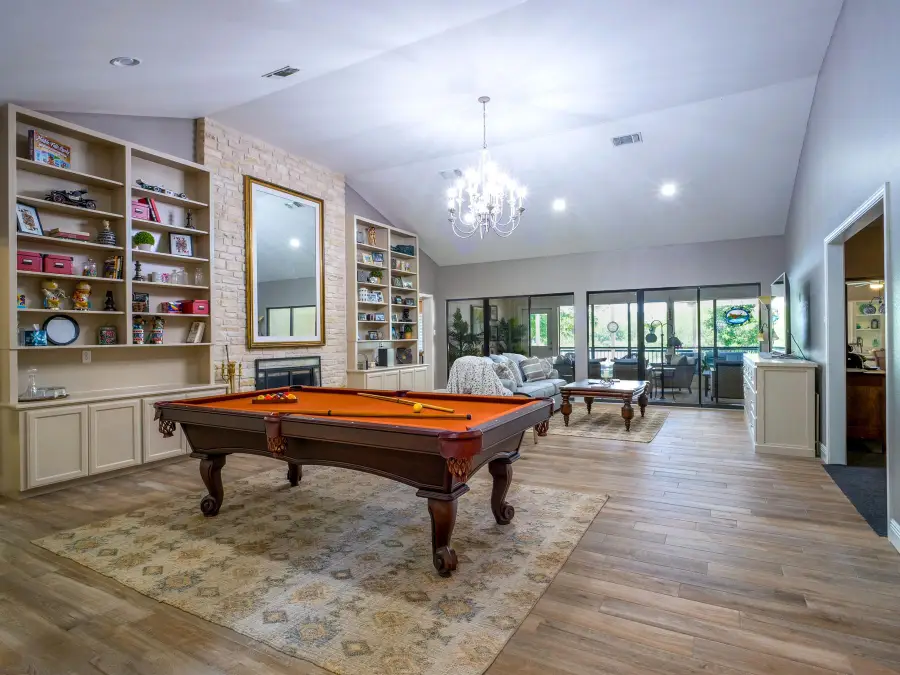 313 Meadowlakes Dr, Meadowlakes, TX 78654 - #2