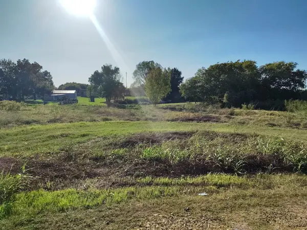 407 E Avenue A, Jarrell, TX 76537