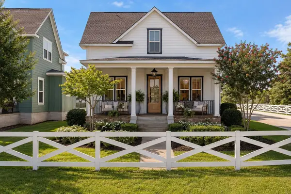 1102 Twain St, Dripping Springs, TX 78619