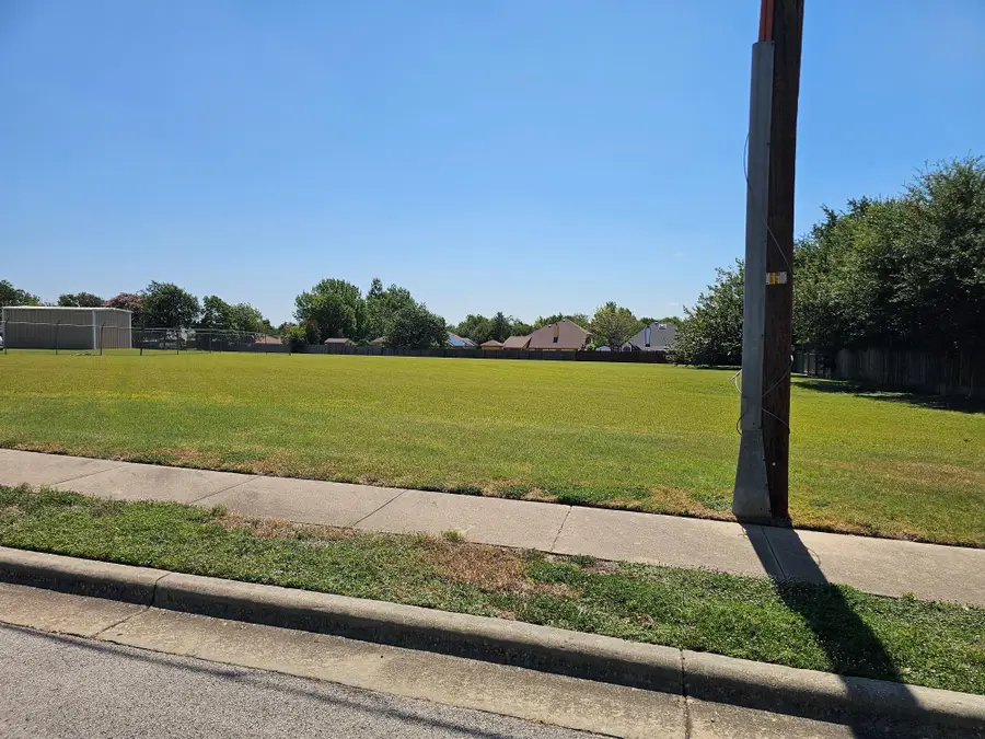 603 S Railroad Ave, Pflugerville, TX 78660 - #2