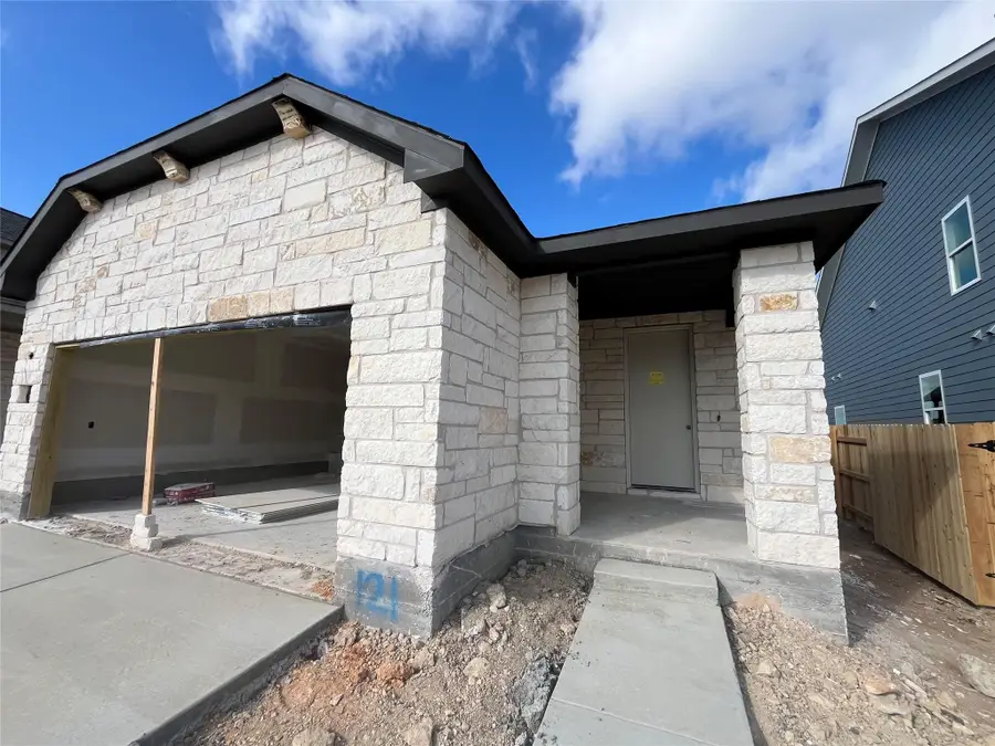121 Clover Bnd, Liberty Hill, TX 78642 - Image #3