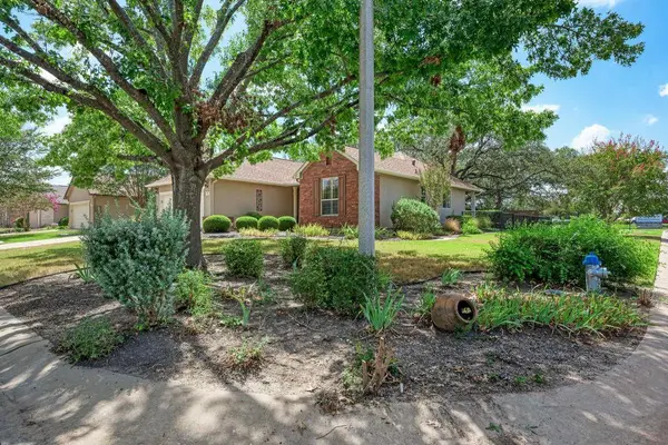 101 Dewberry Dr, Georgetown, TX 78633