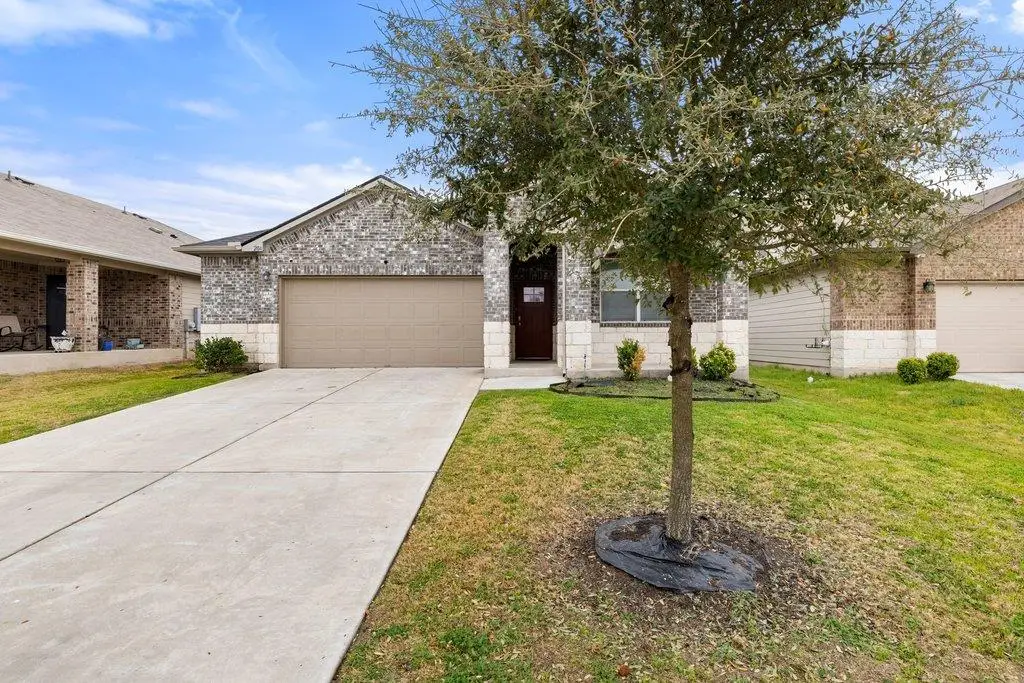 204 Rochester Ln, Hutto, TX 78634 - #1