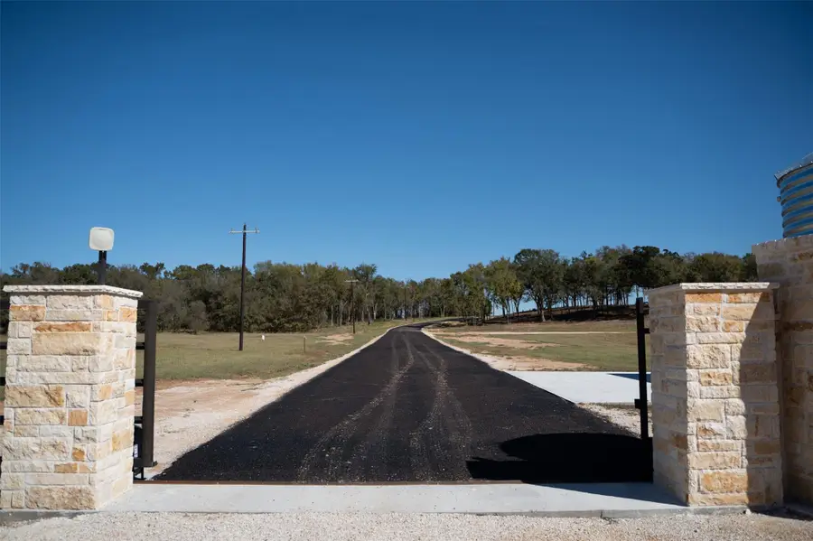 204 Little Branch Ln, Cameron, TX 76520 - Image #2