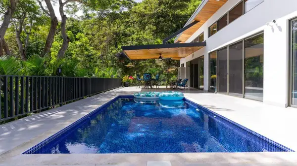 0000 Modern Gem In The Natural Setting, Out of State,  20505