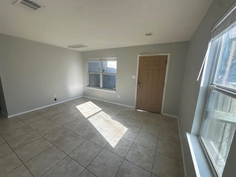 102 Blanco Woods Blvd, Elgin, TX 78621 - #3