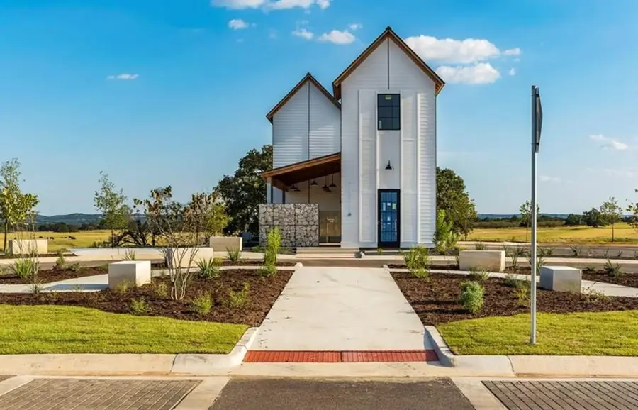 514 Interlaken St, Fredericksburg, TX 78624 - #3