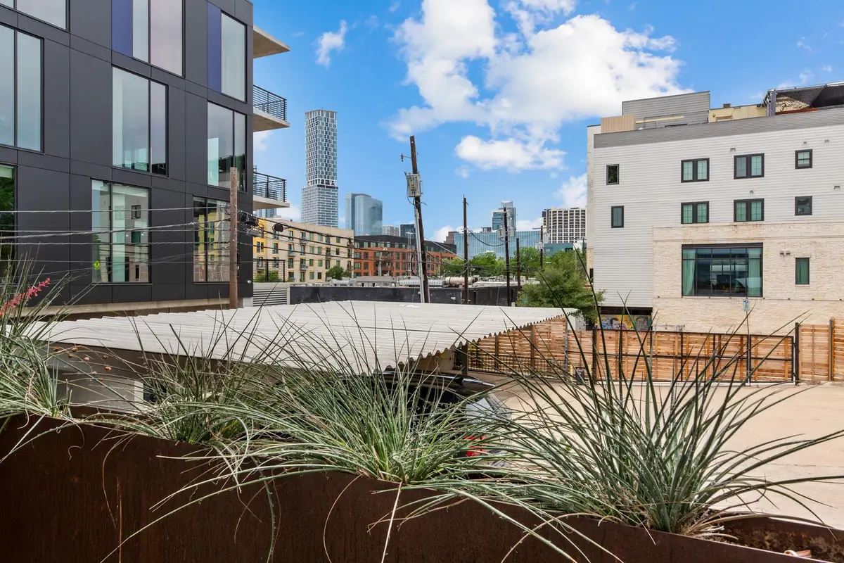 1305 E 6th St #13, Austin, TX 78702 - #1