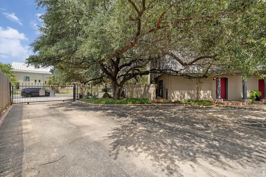 2500 Steck Ave #6, Austin, TX 78757 - #3