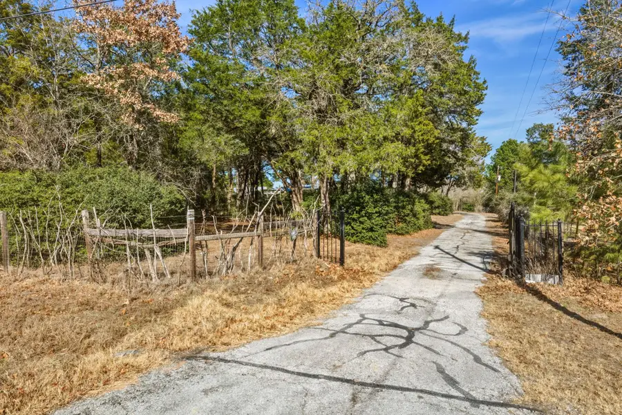 171 Mustang Dr, Paige, TX 78659 - #2