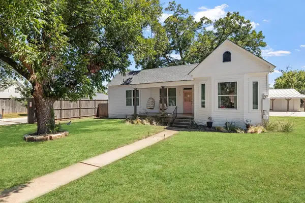 703 E Highway St St, Fredericksburg, TX 78624