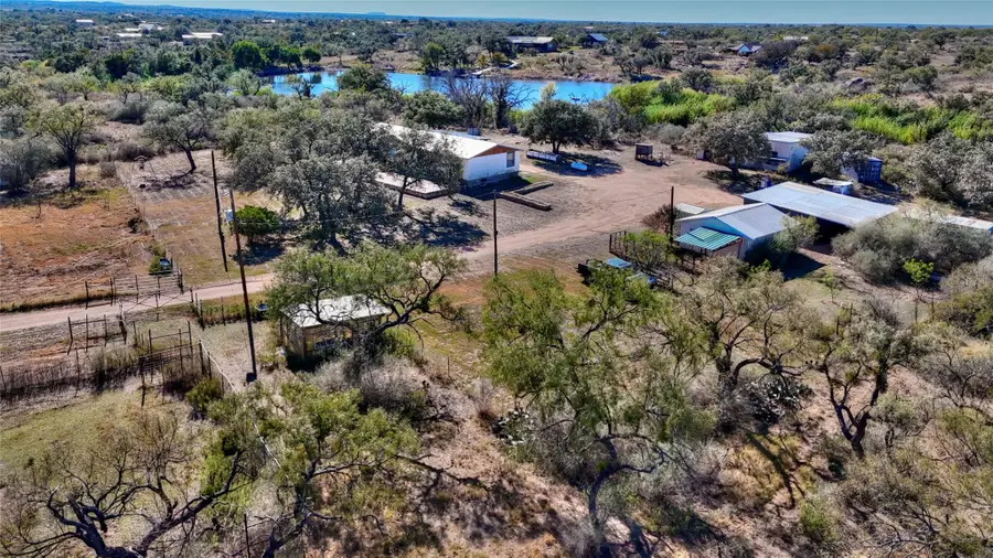 204 Lagitos Ln, Llano, TX 78643 - Image #3