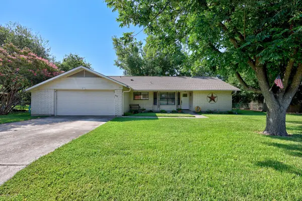902 Dunman Dr, Georgetown, TX 78628