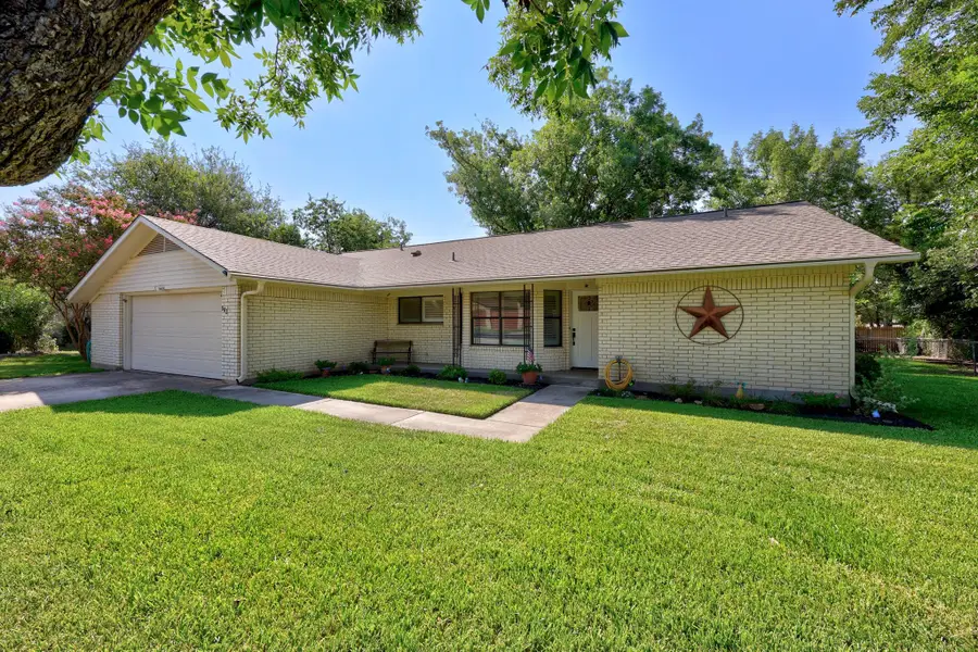 902 Dunman Dr, Georgetown, TX 78628 - #2