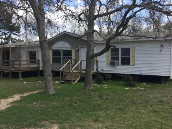 250 Rolling Oaks Dr, Driftwood, TX 78619