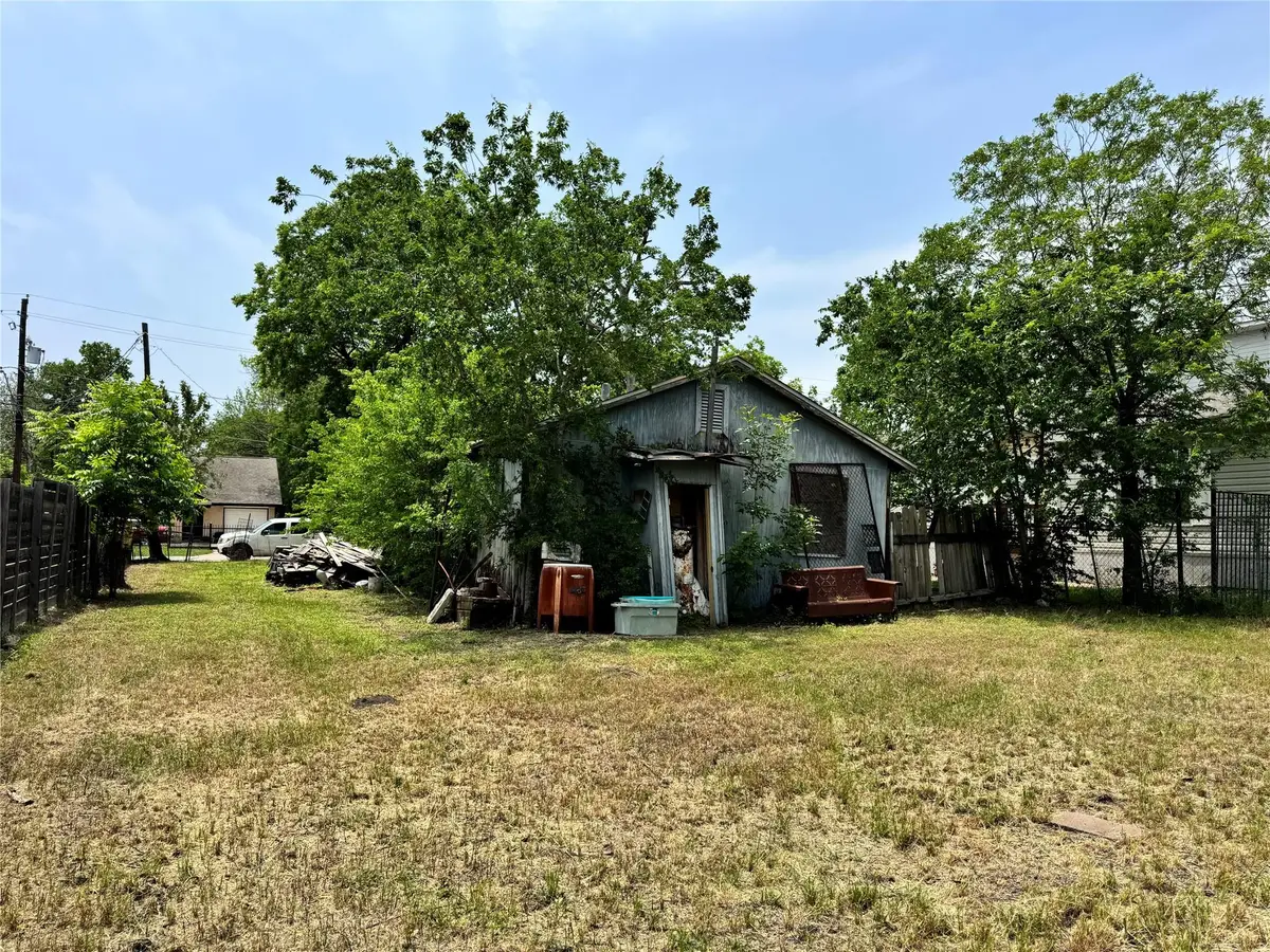 6408 Porter St, Austin, TX 78741 - #1
