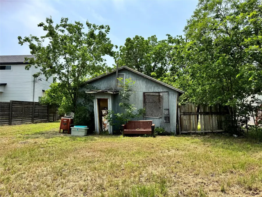 6408 Porter St, Austin, TX 78741 - #2