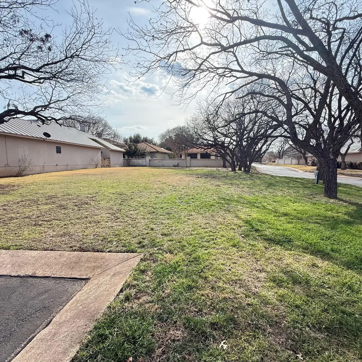 101 Menard Ct, Horseshoe Bay, TX 78657 - #1