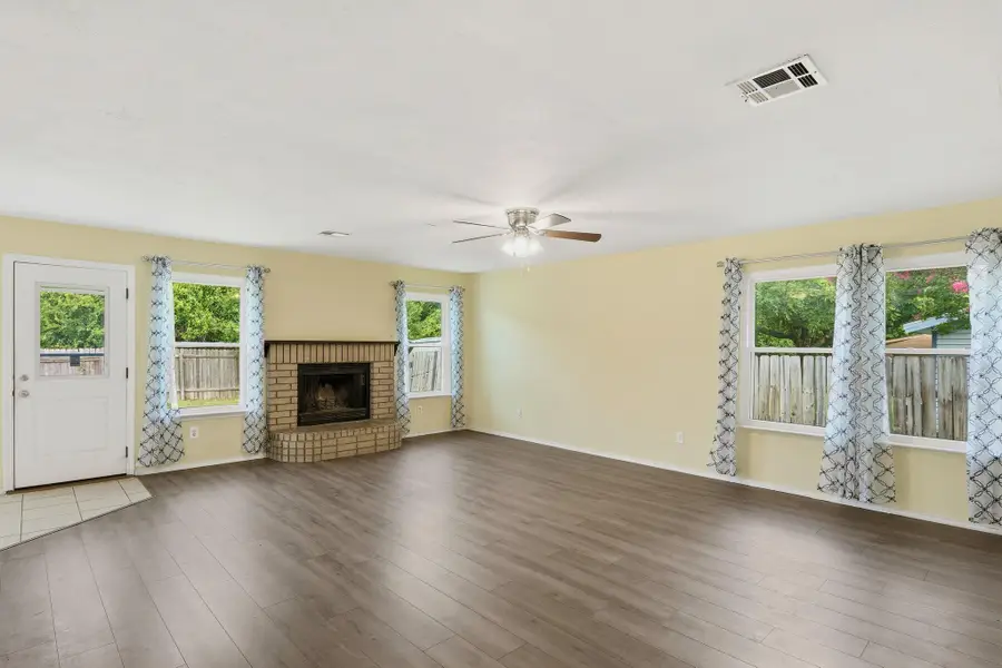 213 Anderson Ave, Copperas Cove, TX 76522 - #2