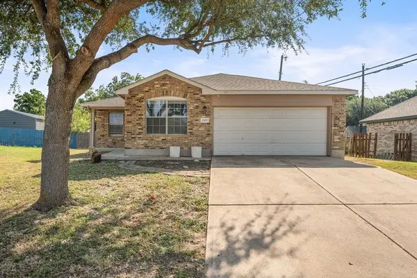 2100 Boyer Dr, Taylor, TX 76574