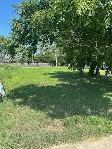 1505 School St, Gonzales, TX 78629 - Image #1