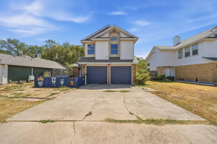 1315 E Logan St, Round Rock, TX 78664 - #2