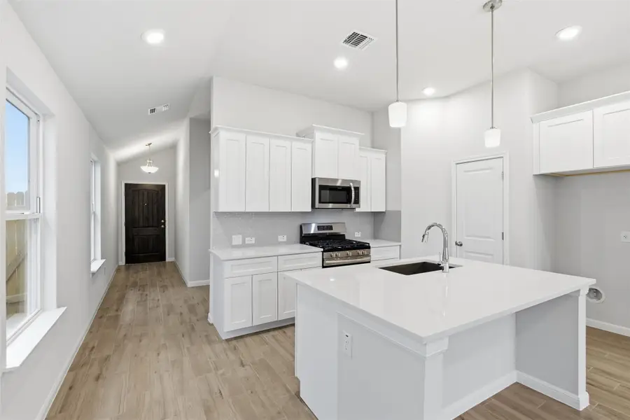 105 Boulder Ridge Trl, Liberty Hill, TX 78642 - #3