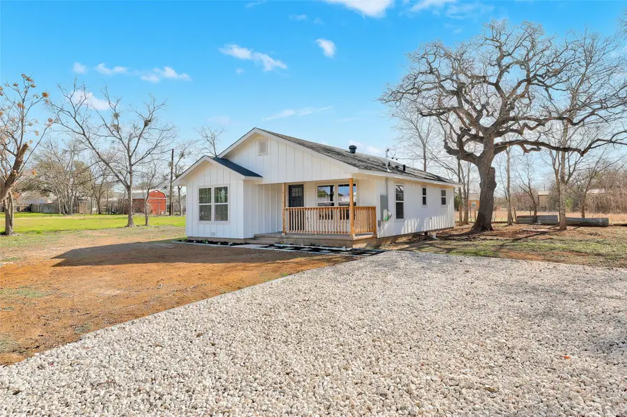 107 Russell St, Liberty Hill, TX 78642 - #2