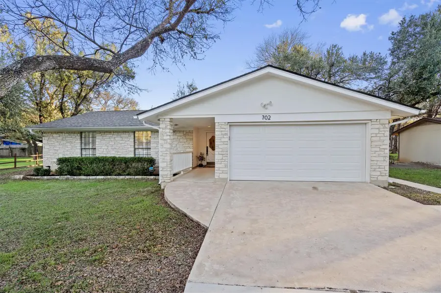 702 Bosque Trl, Georgetown, TX 78628 - Image #2