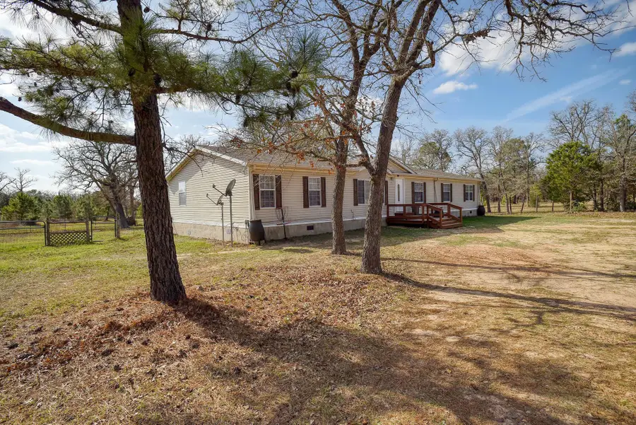 552 S Old Potato Rd, Paige, TX 78659 - #2