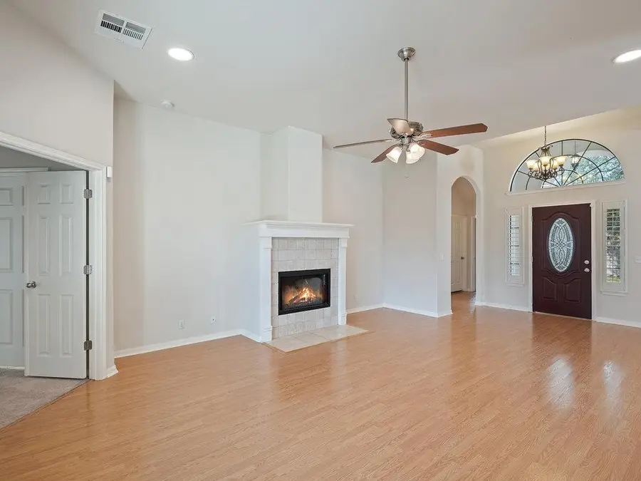 710 Hedgewood Dr, Georgetown, TX 78628 - Image #3