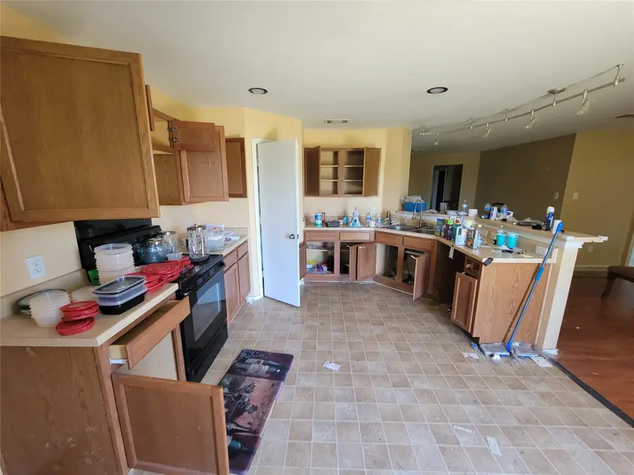407 Saul St, Hutto, TX 78634 - #2