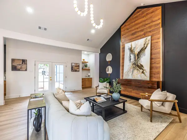 8111 Elkhorn Mountain Trl, Austin, TX 78729