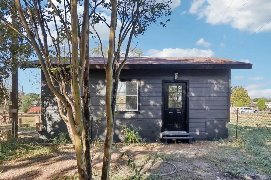 385 Alta Vista Dr, Bastrop, TX 78602 - Image #3