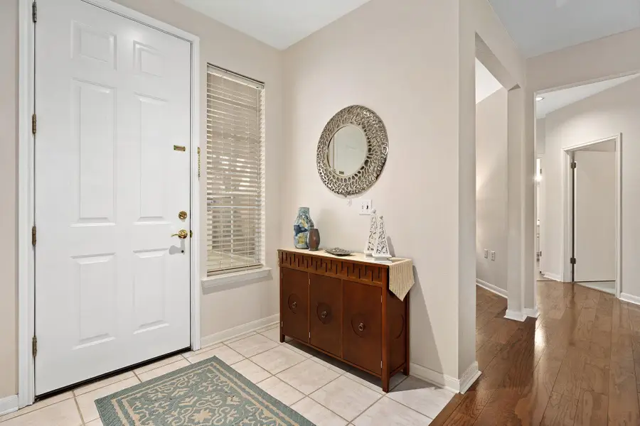 216 Whispering Wind Dr, Georgetown, TX 78633 - Image #2