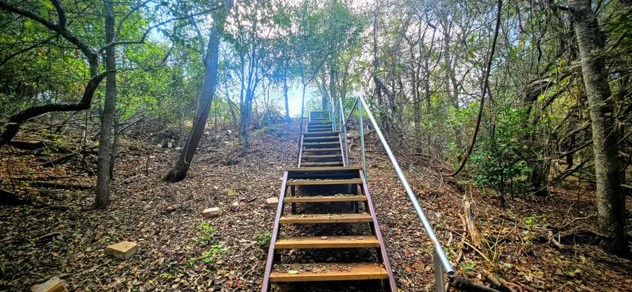 503 Colorado St, Smithville, TX 78957 - Image #3