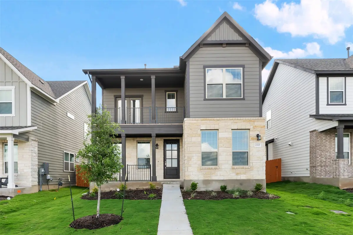 421 Carr Dr, Liberty Hill, TX 78642 - #1