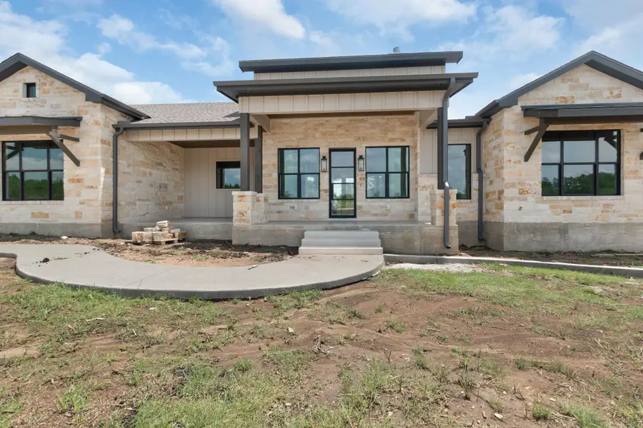 209 Burnet Oaks Dr, Burnet, TX 78611 - Image #2