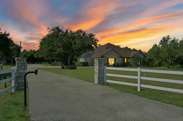 144 Sundance Trl, Liberty Hill, TX 78642