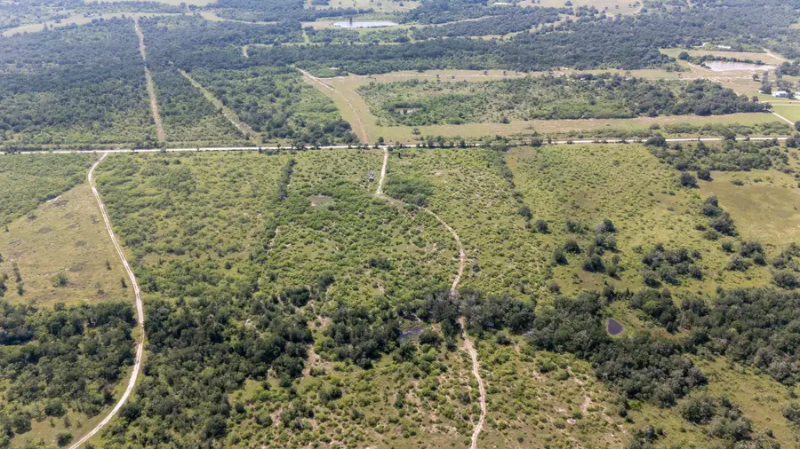 000 County Road 420, Waelder, TX 78959 - Image #2