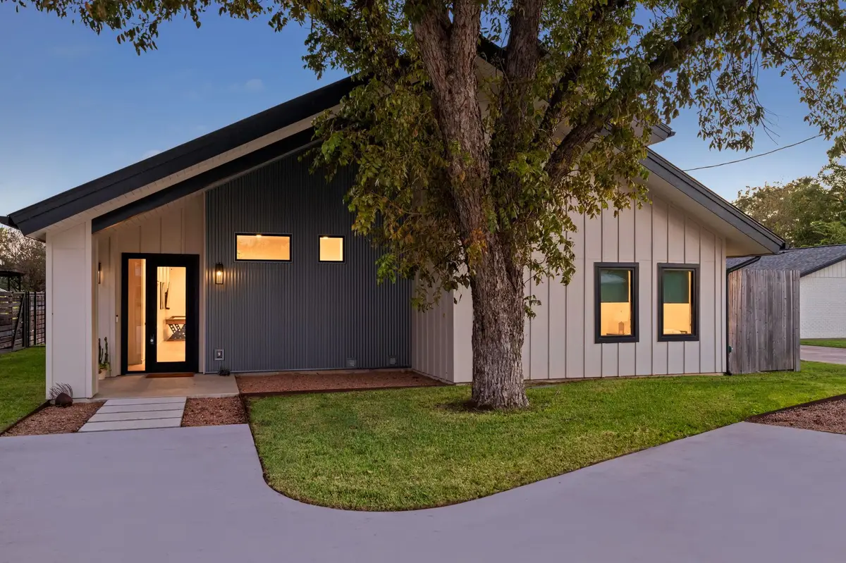 1836 Bluebonnet Ln, Kingsland, TX 78639 - Image #1