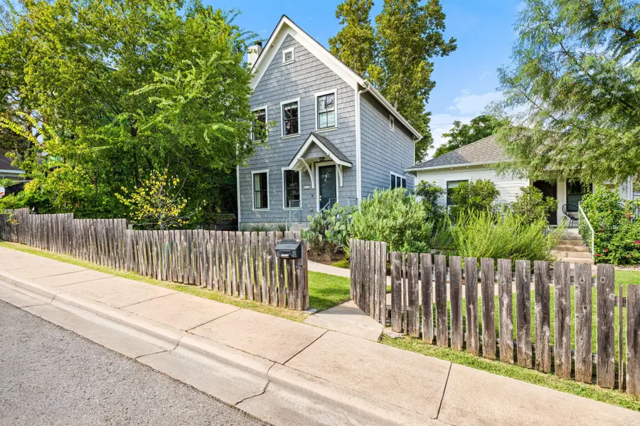 2110 E 9th St, Austin, TX 78702 - #2