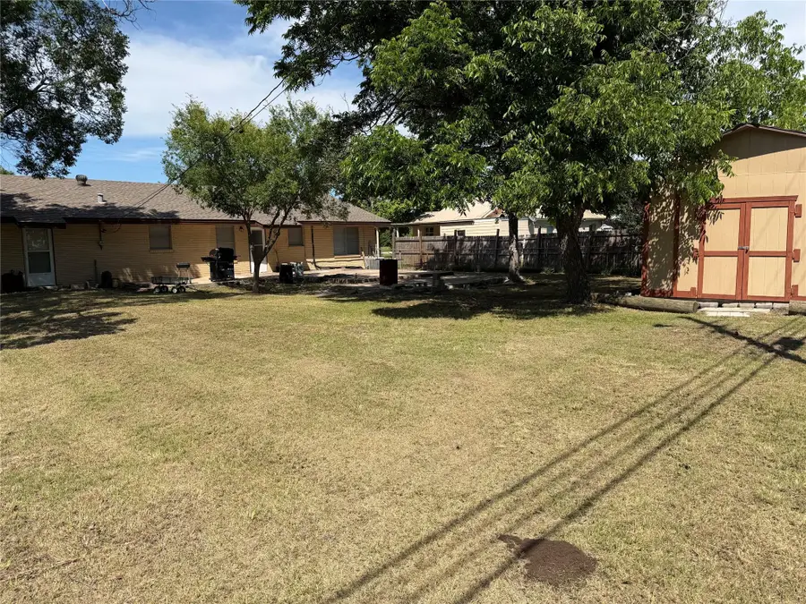 650 W Vaughan St, Bertram, TX 78605 - #3